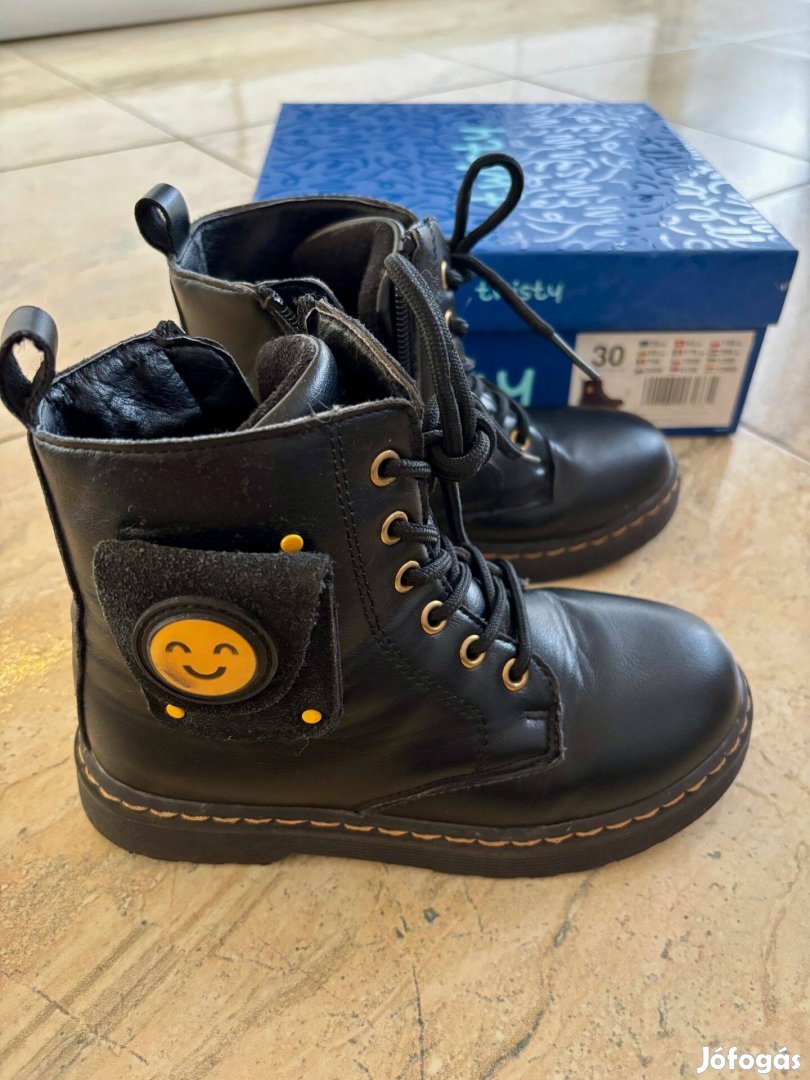 30-as vagány kislány bakancs