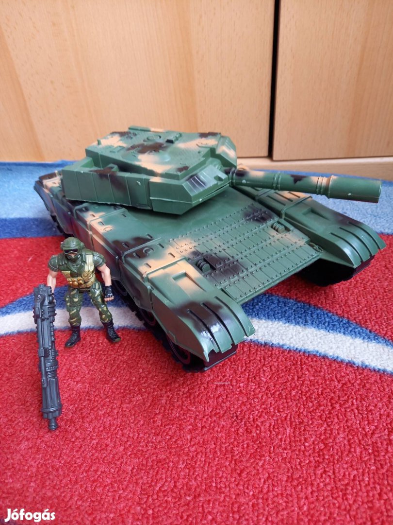 30 cm játék tank katonával műanyag játék 