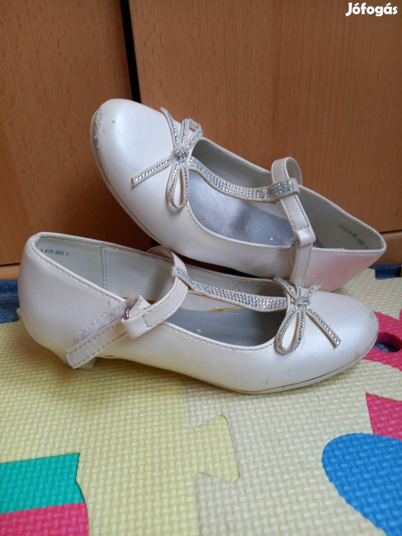 30 méretű fehér cipő 19,5 cm