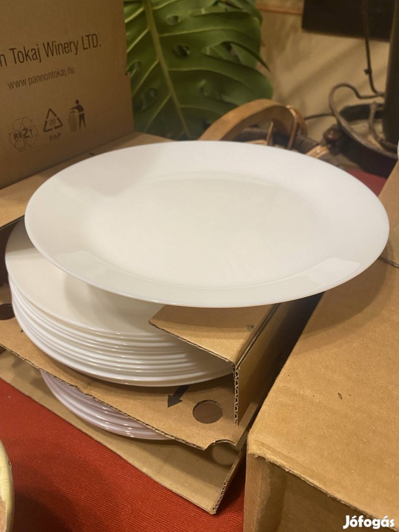 30db IKEA Oftast fehér üveg tányér (25cm)