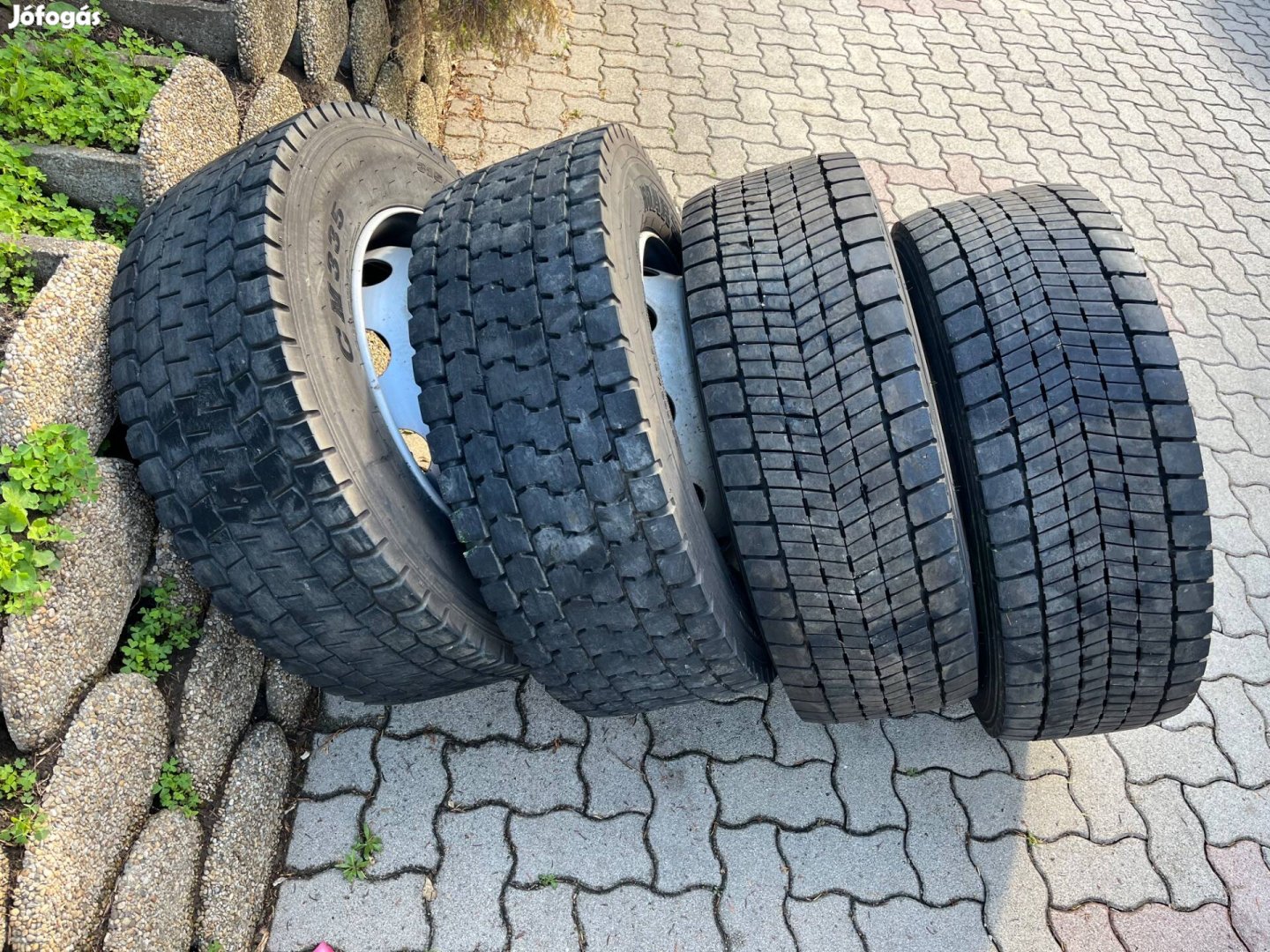 315/60R22.5 húzó teherautó gumiabroncs