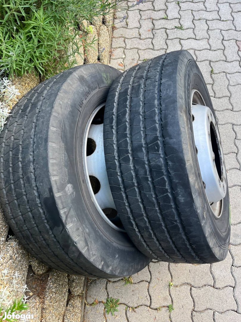 315/60R22.5 kormányzott teherautó gumiabroncs