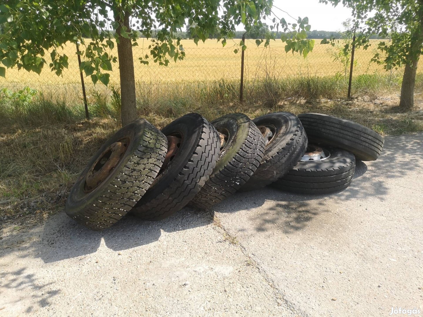 315/65 22.5 6db gumin felnin. 