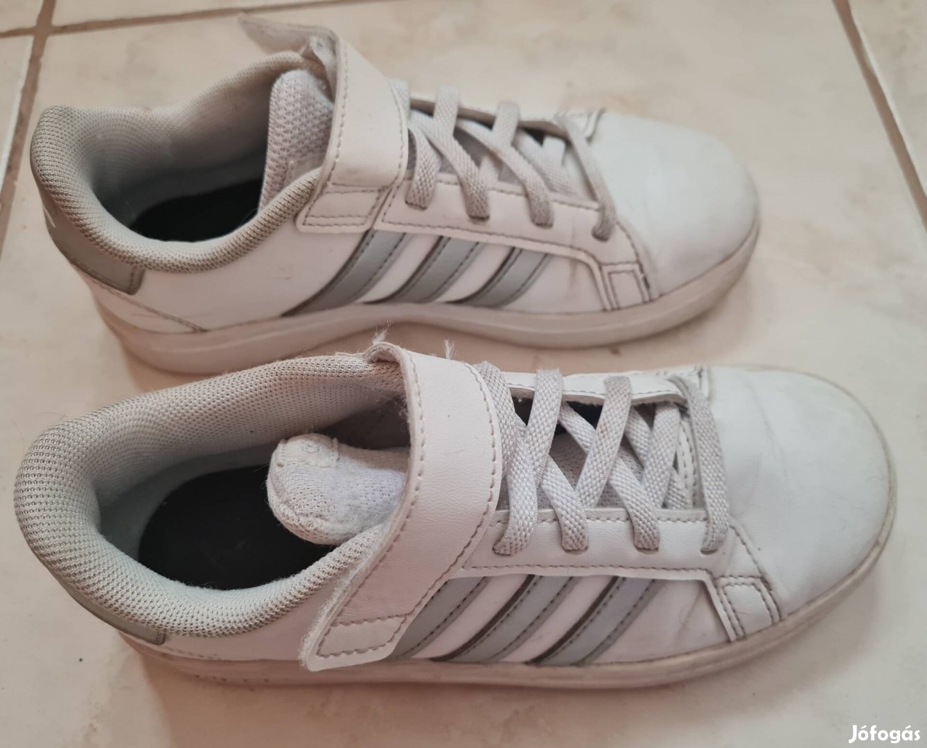 31-es Adidas bőr cipő - vízálló