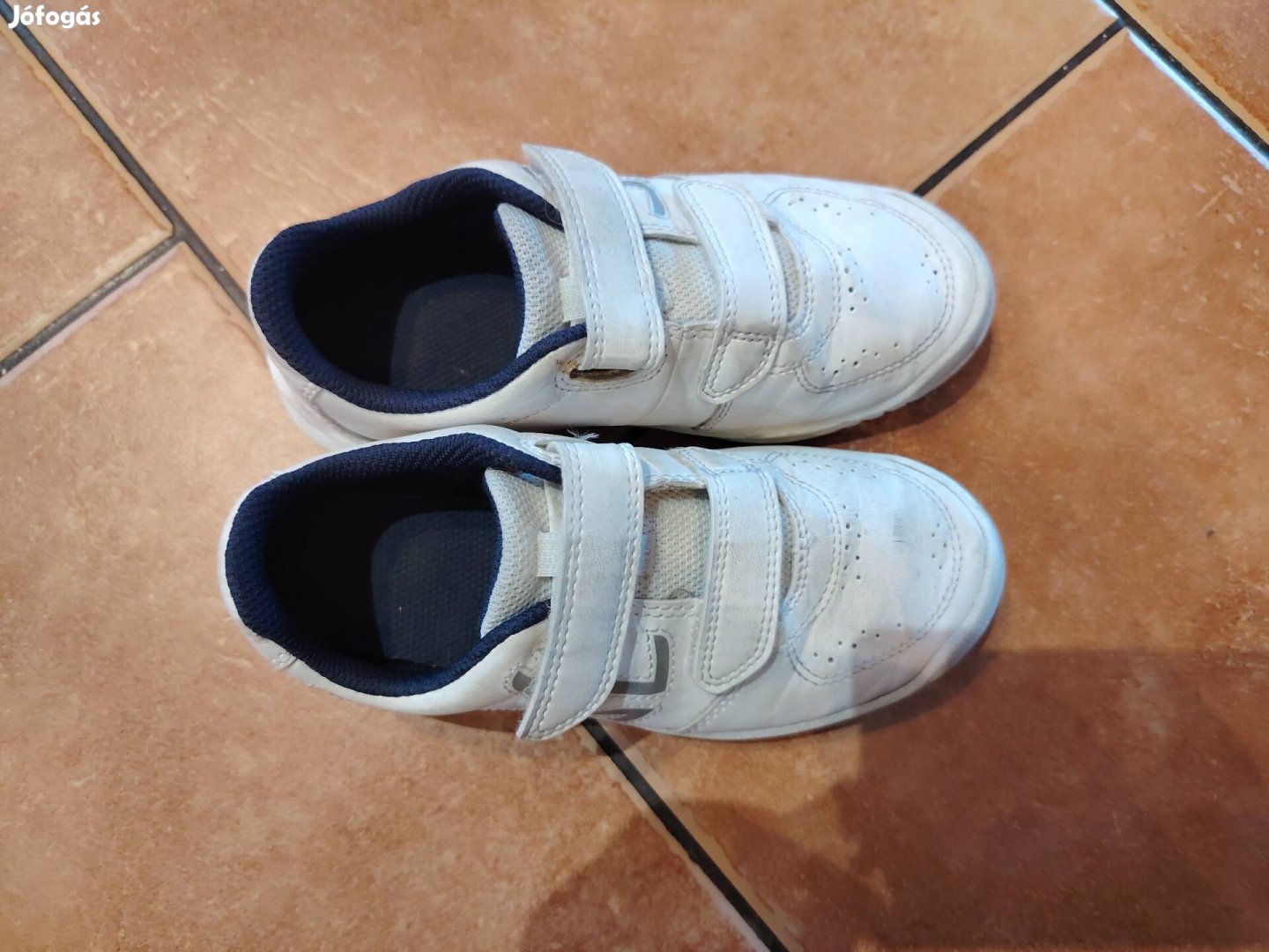 31-es Decatlonos cipő