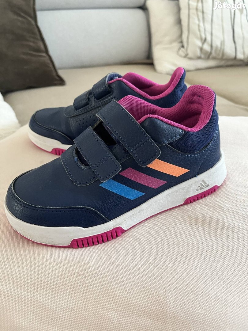 31-es gyerek Adidas tornacipő sport cipő újszerű 