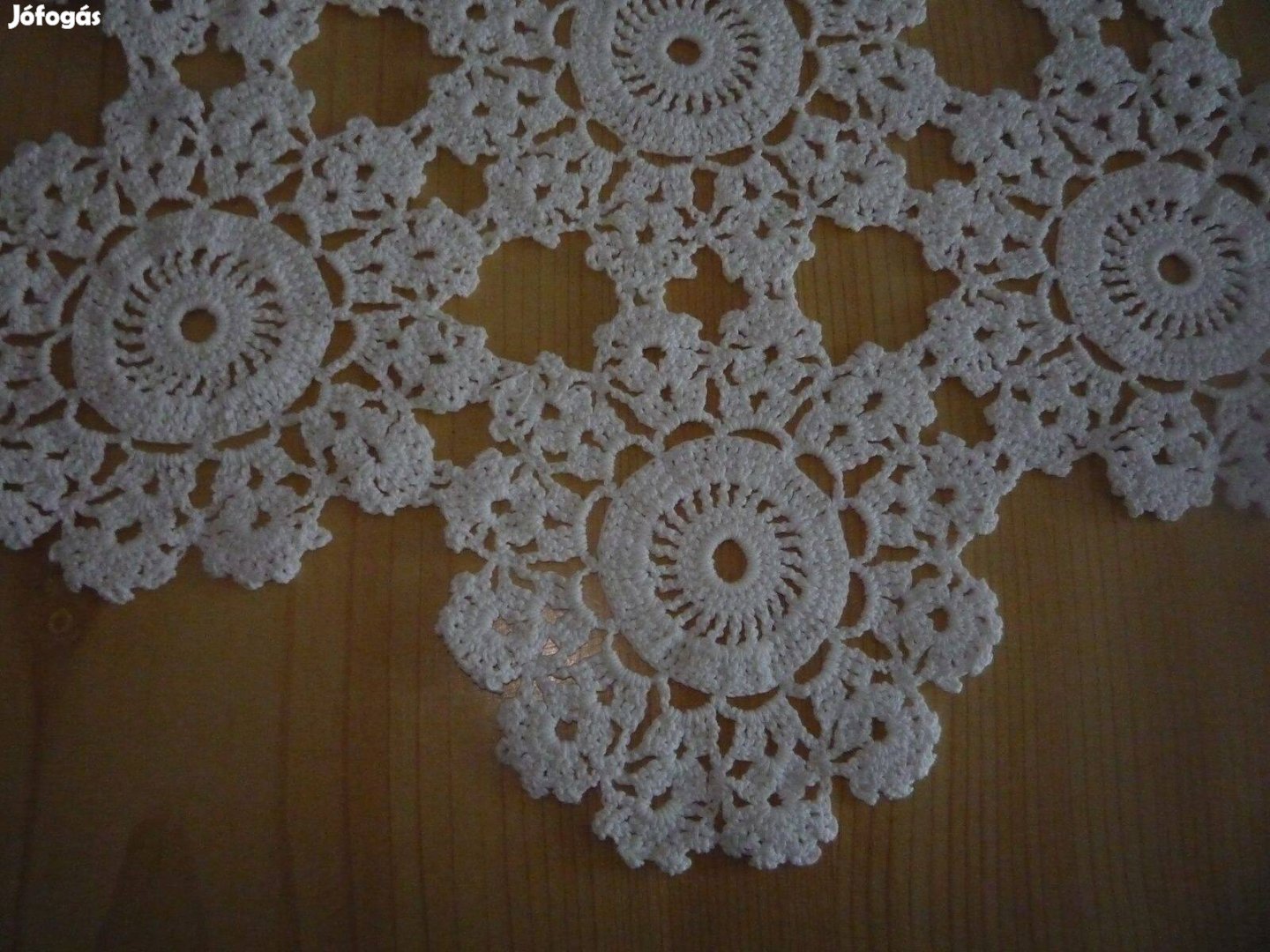 31cm átmérőjű kézi horgolású terítő Új