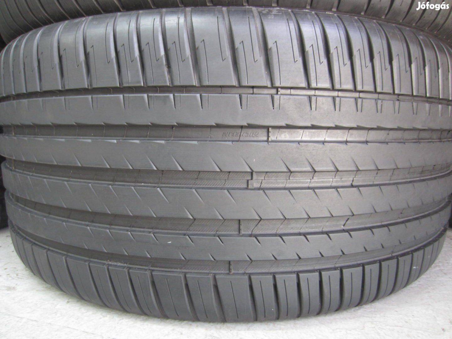 325/40 R22 Michelin PS4 114Y