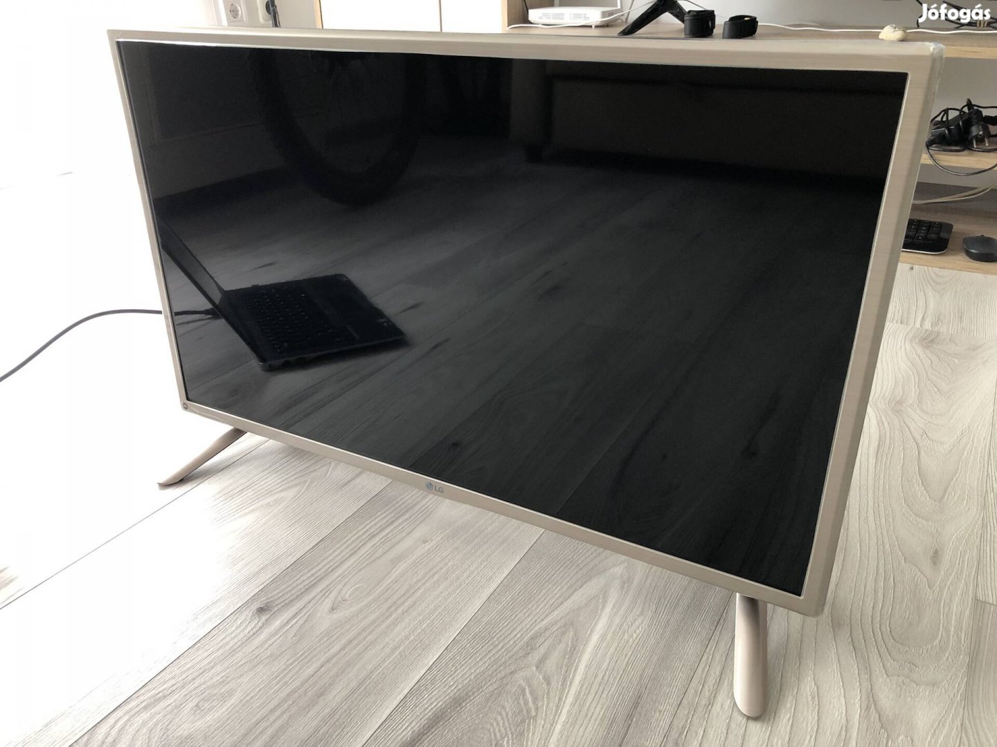 32" 80 cm képátlós LG Full HD tv