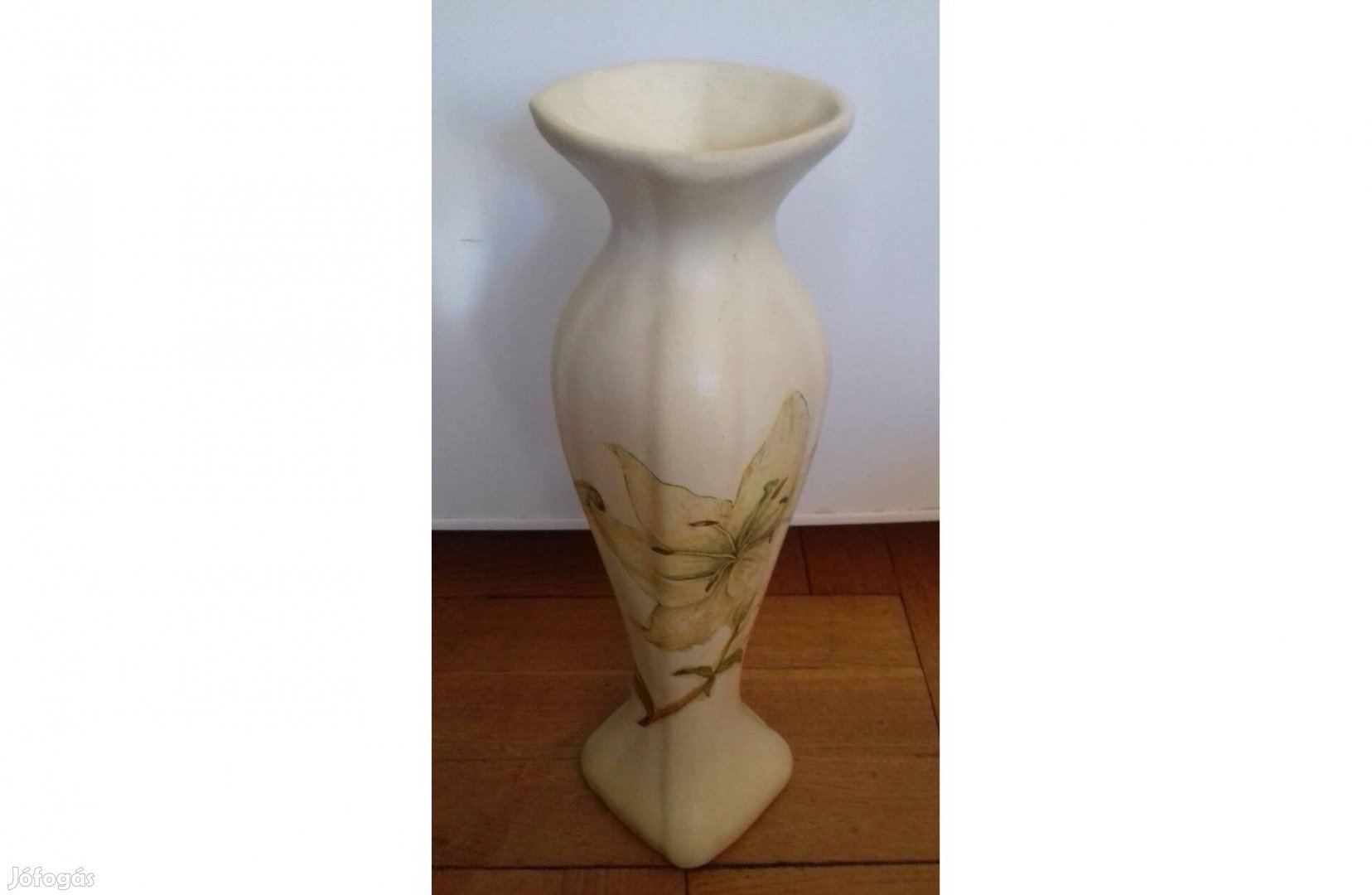 32 cm magas vidám virágos váza eladó