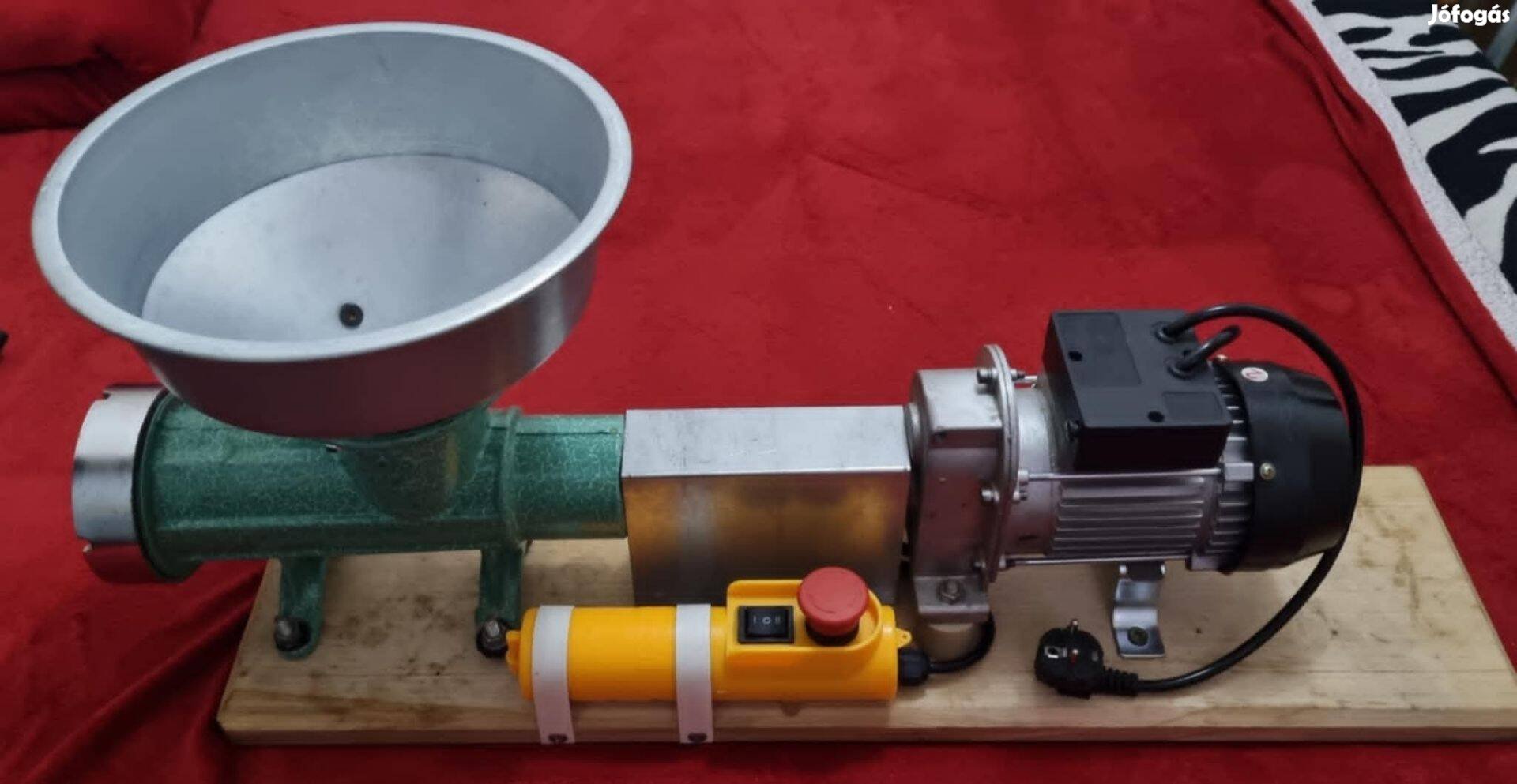 32-es Ipari húsdaráló