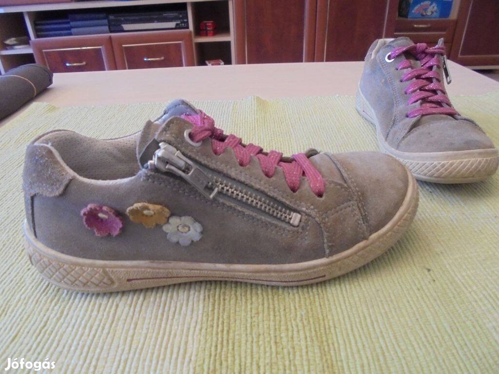 32-es Superfit cipzáros fűzős lány bőrcipő