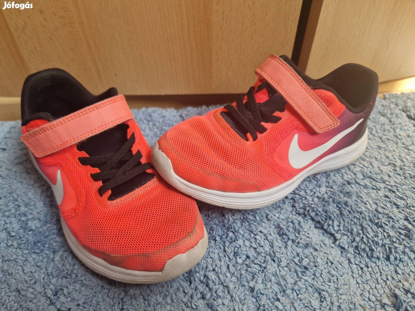 32 méretű Nike cipő jó állapotú