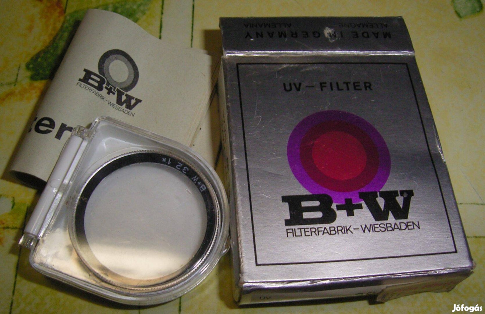 32 mm-es szűrőmenetre B+W UV szűrő rredeti dobozában eladó