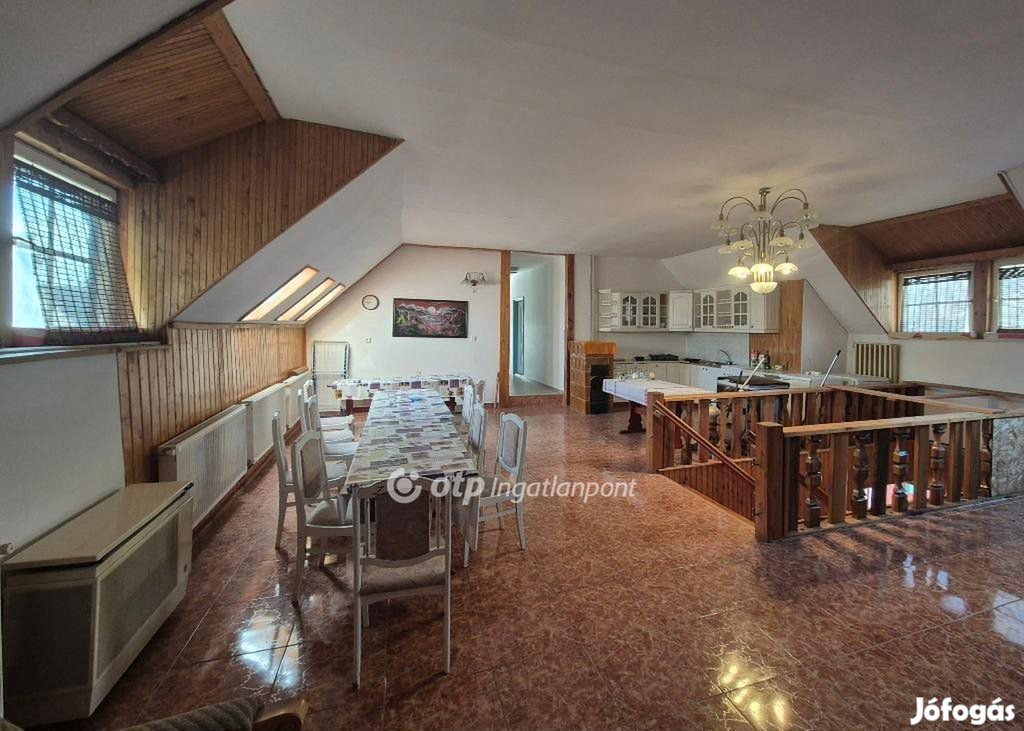 330 nm-es ház eladó Balatonmáriafürdő