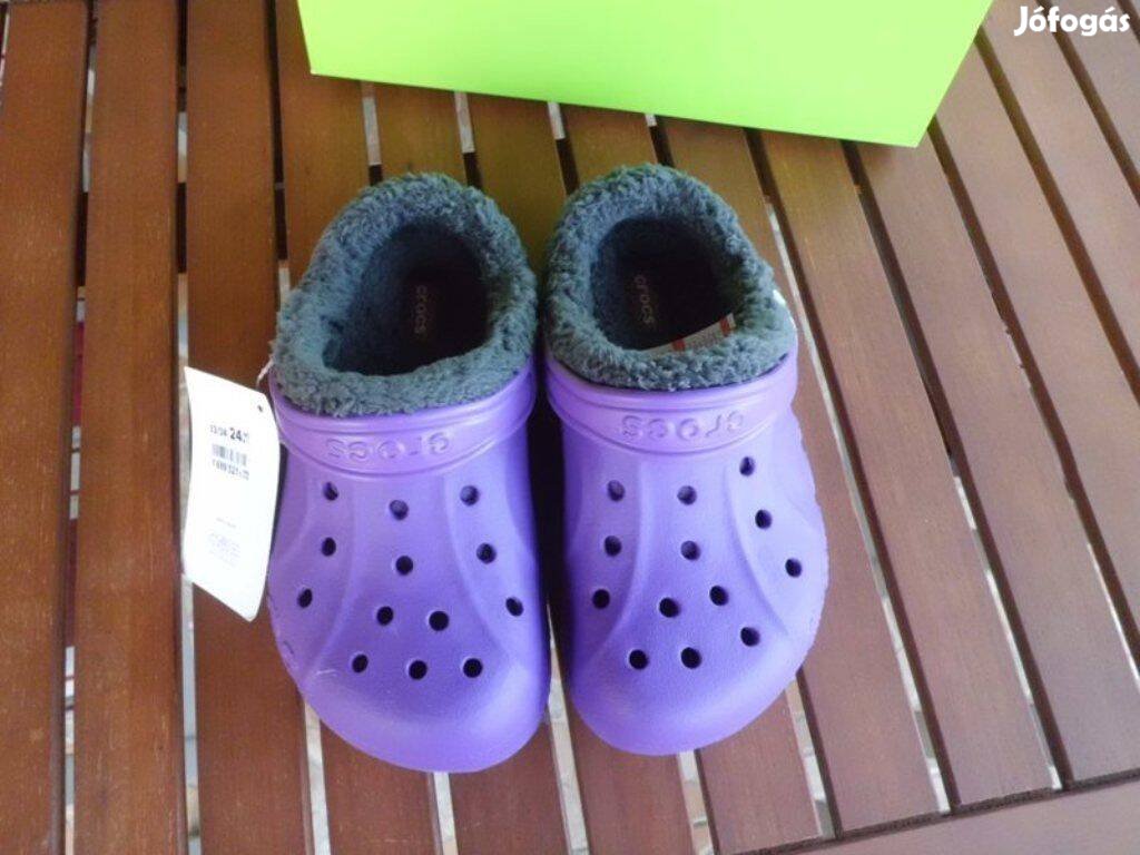 33-34-es bundás belsejű új lila Crocs papucs téli gumipapucs átnőtt