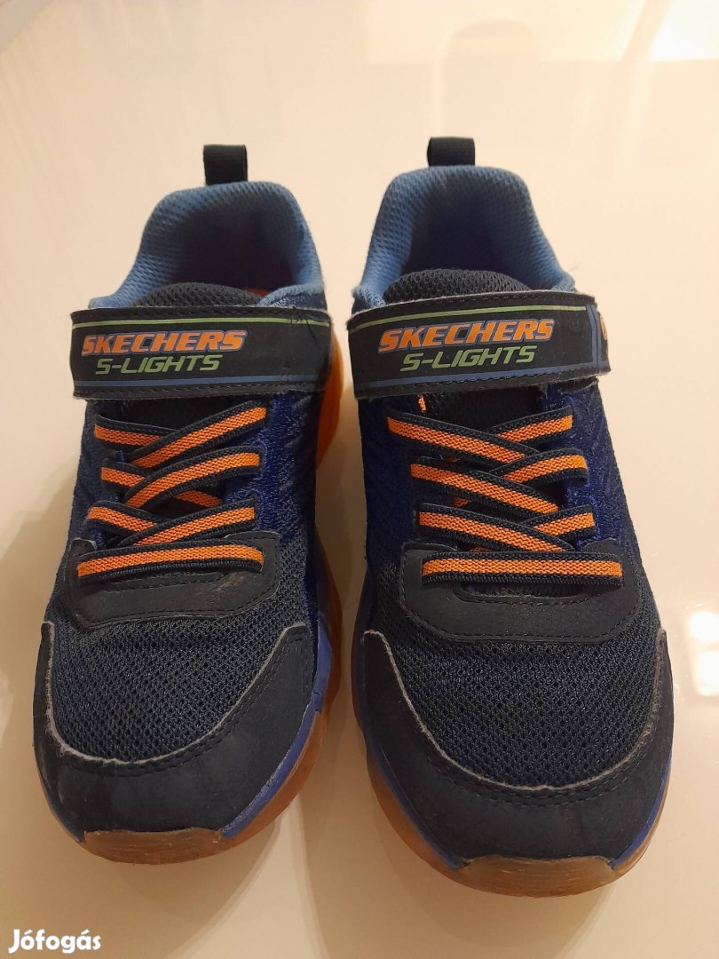 33,5-ös világítós skechers