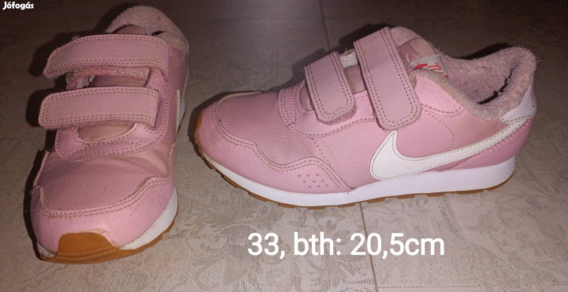33 Nike kislány sportcipő 