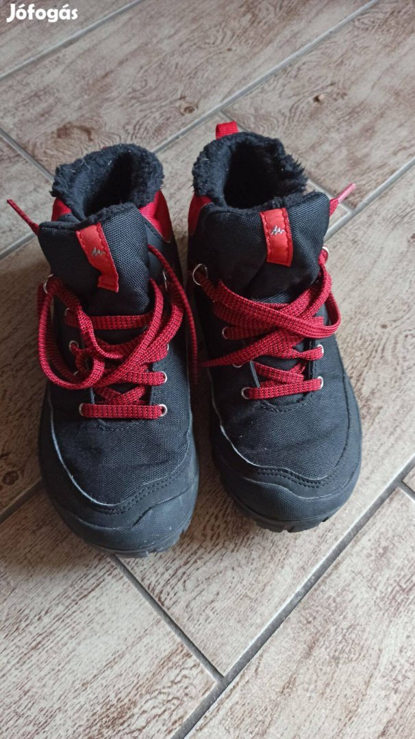 33-as Decathlon túracipő