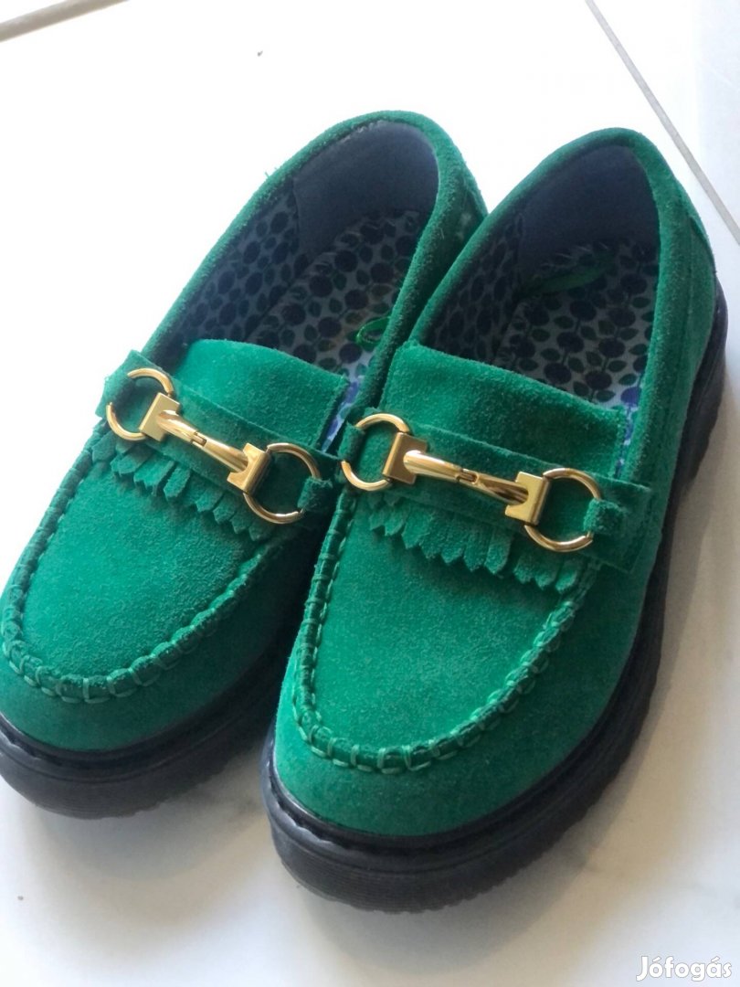 33-as gyerek cipő, sötét zöld loafer típus