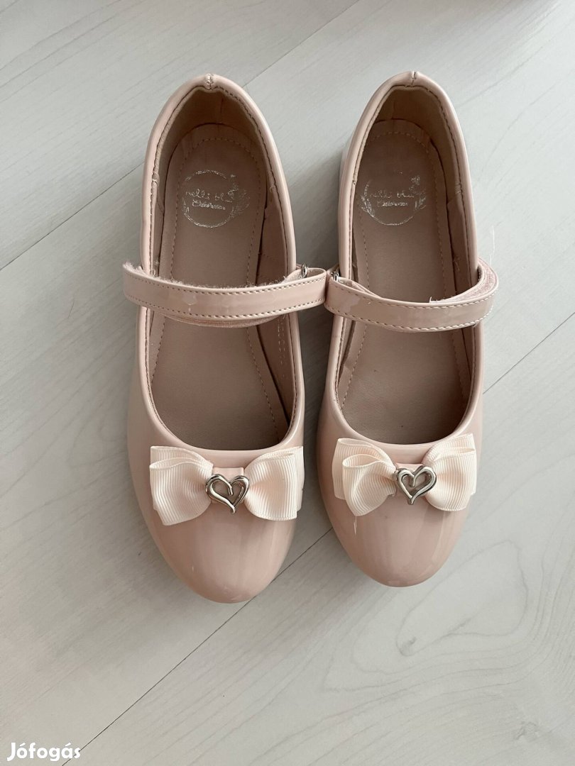 33-as kislány alkalmi cipő. Újszerű balerinacipő.