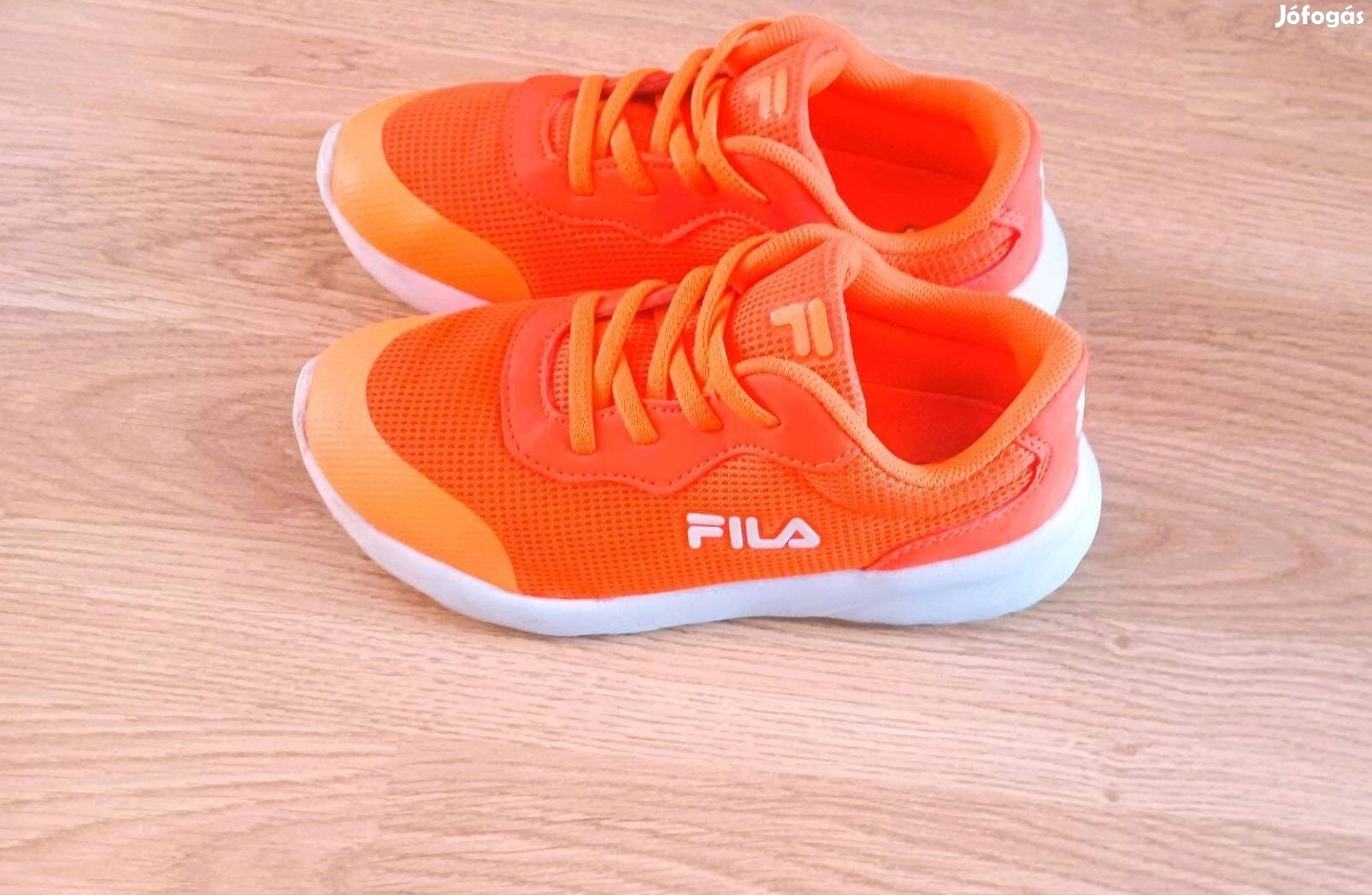 33 bth 20,5 cm újszerű 1.kéz cuki Fila narancssárga színű cipő