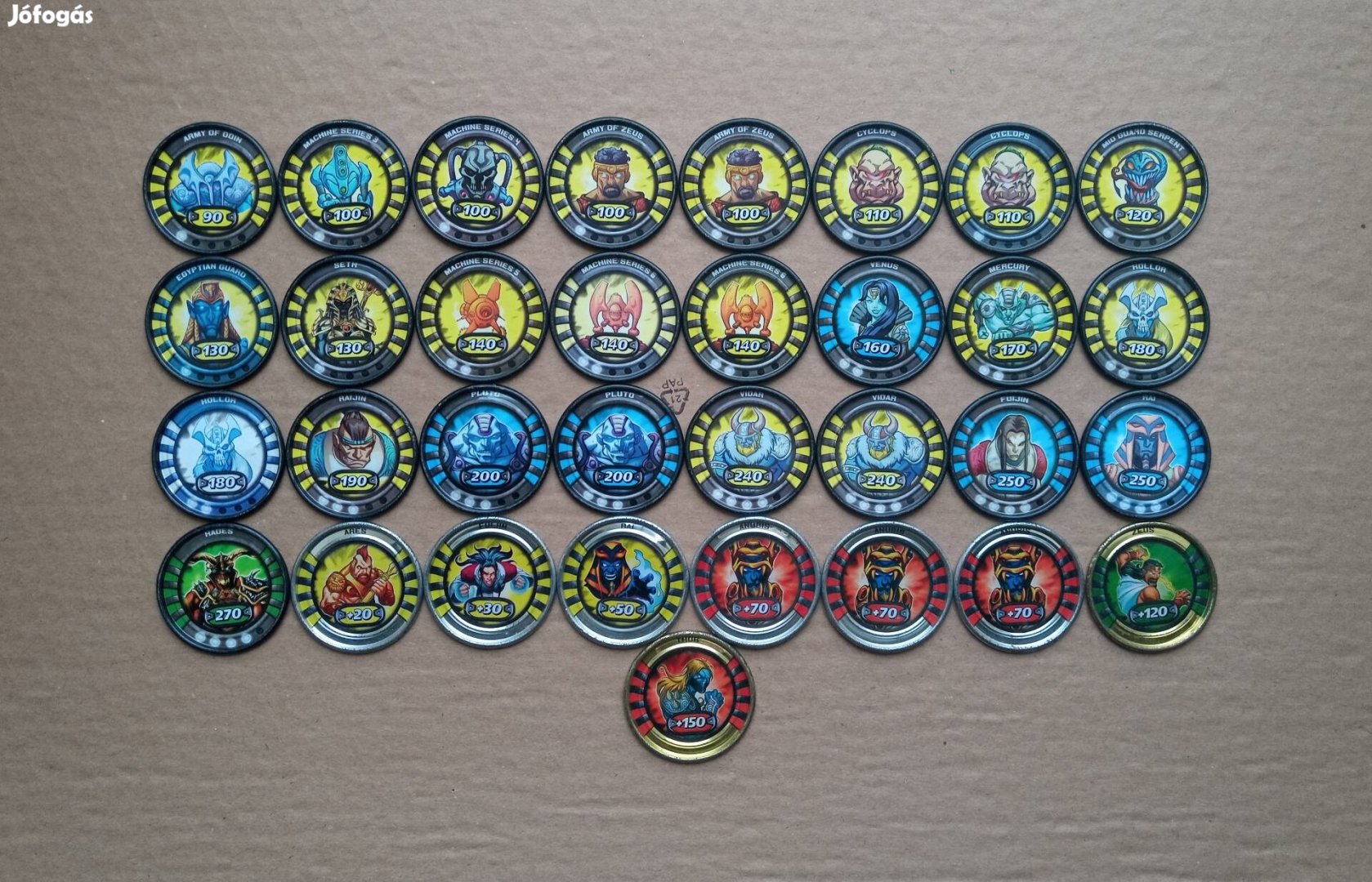 33 db Slingers medallion War titans fém korong