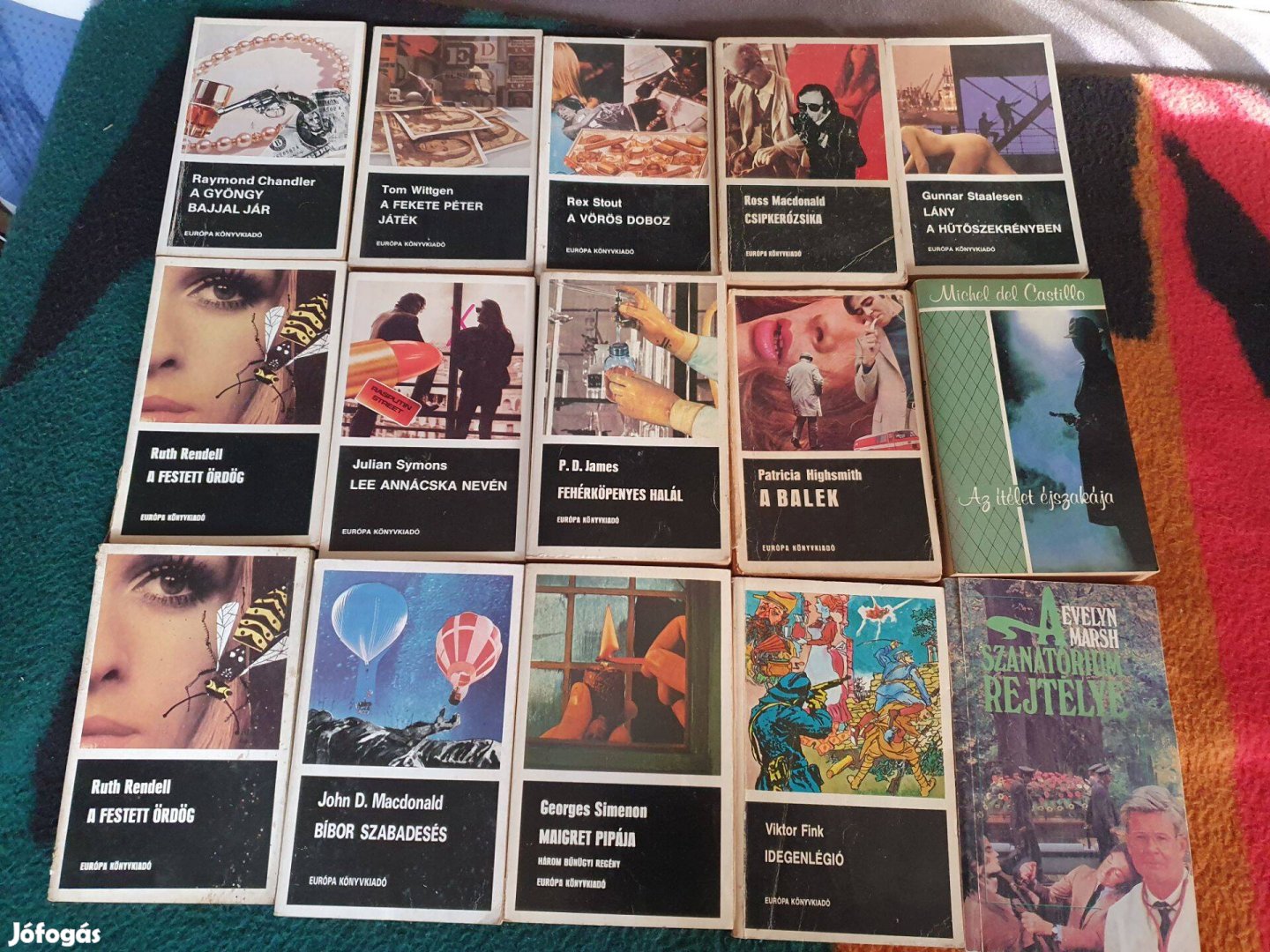 33 db orvoskrimi, krimi egyben