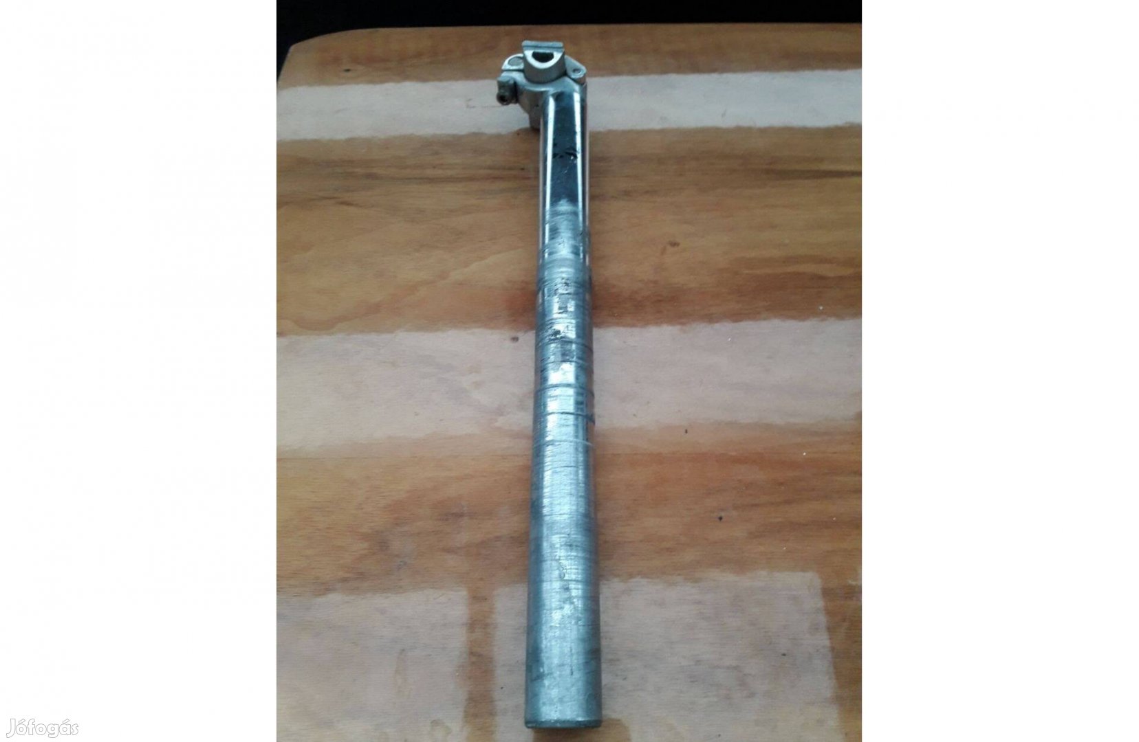 34,5 cm hosszú nyeregcső, 28.6 mm átmérőjű