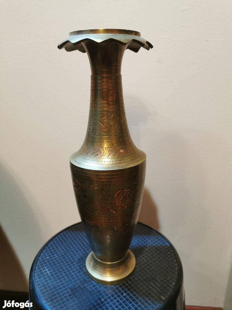 34 cm hosszúságú indiai kézműves réz váza