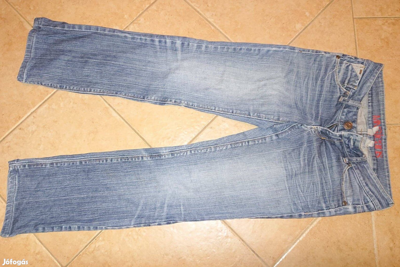 34-es divatos női farmer - Mngjeans Mango - mérve pontosan