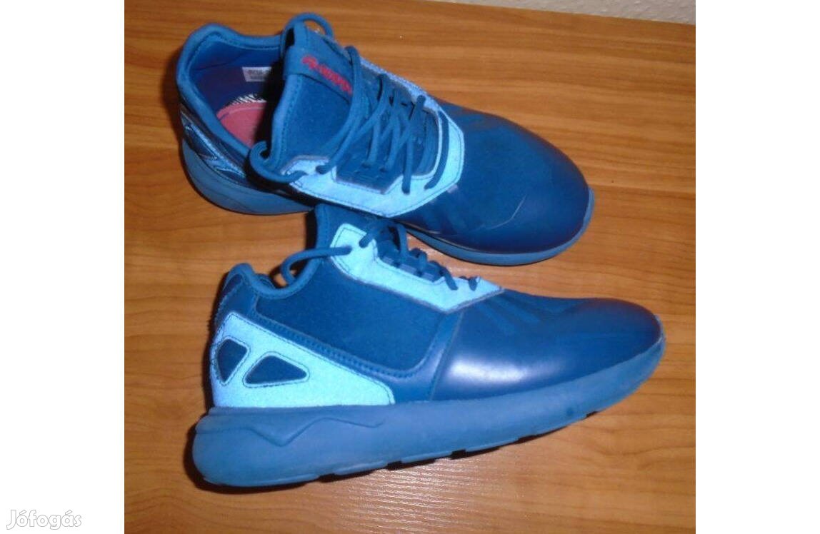 34-es kék Adidas cipő