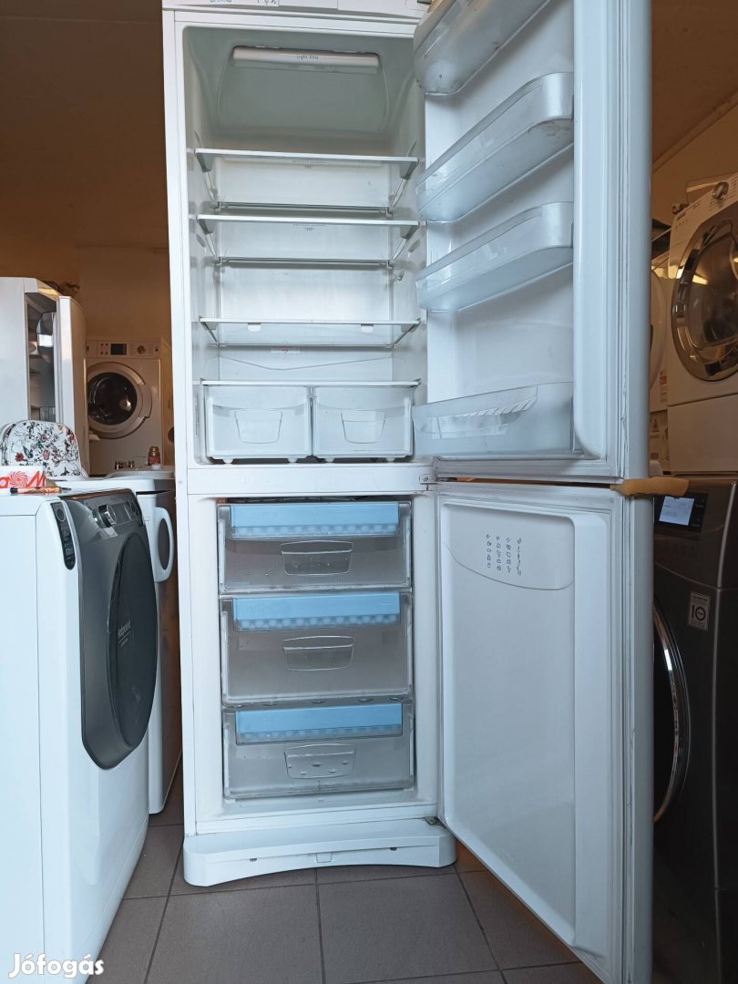 350l 2 éves A+++ Indesit újszerű hűtőszekrény hűtőgép hűtő 