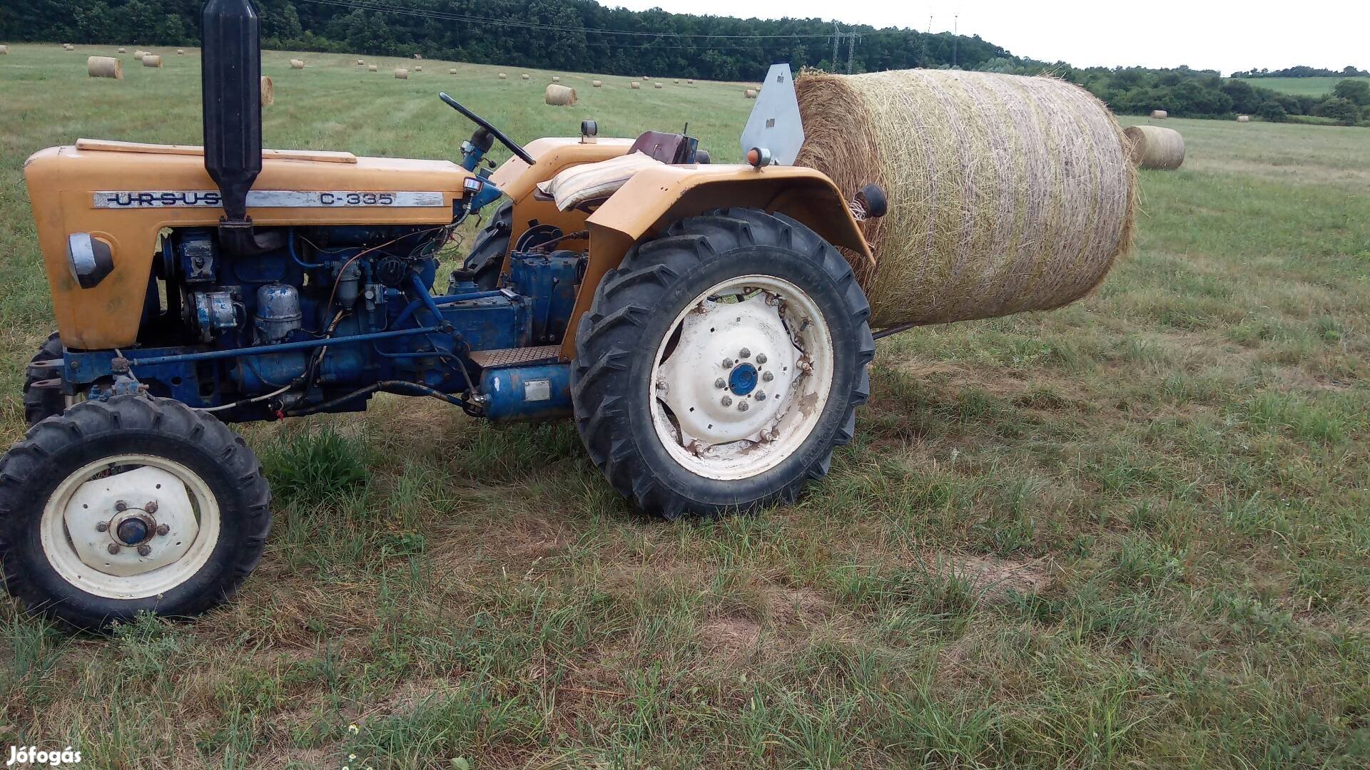 35 lóerős Ursus traktor eladó .