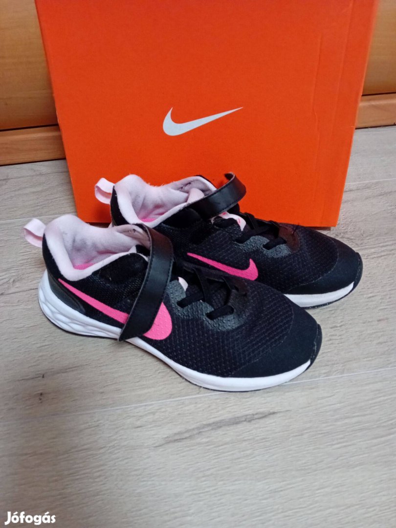 35-ös Nike, lány cipő