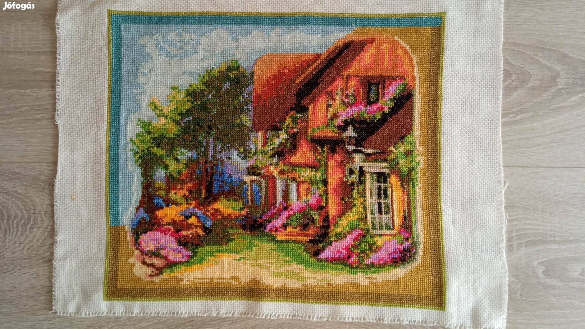 35x30 cm keresztszemes kép virágos kert házikóval 3000 Ft