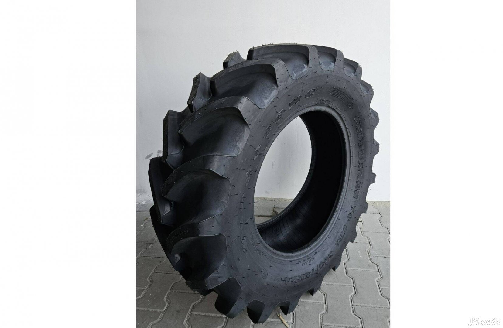 360/70R24 Firestone gumiabroncs (Egyeneshidas MTZ első gumija)