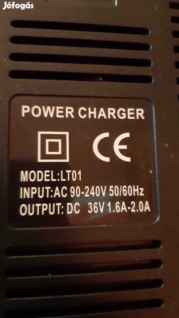 36V 1.8A elektromos kerékpár töltő