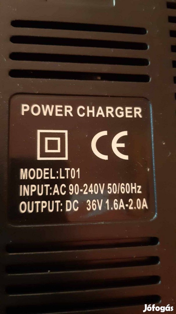 36V 1.8A elektromos kerékpár töltő