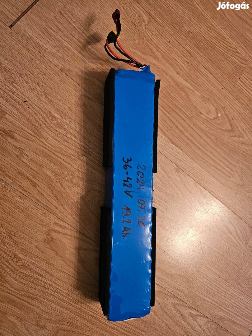 36V, 19,2 AH Lithium-ion akkumulátor rollerbe vagy elektromos kerékpár