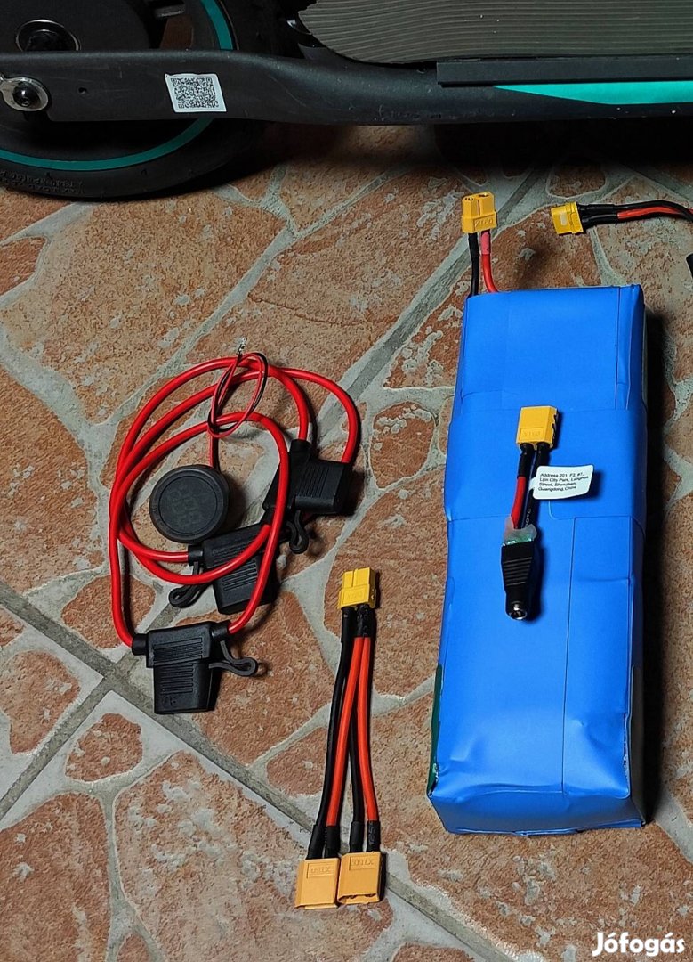 36V / 48V külső akkumulátor csomag elektromos rollerhez és kerékpárhoz