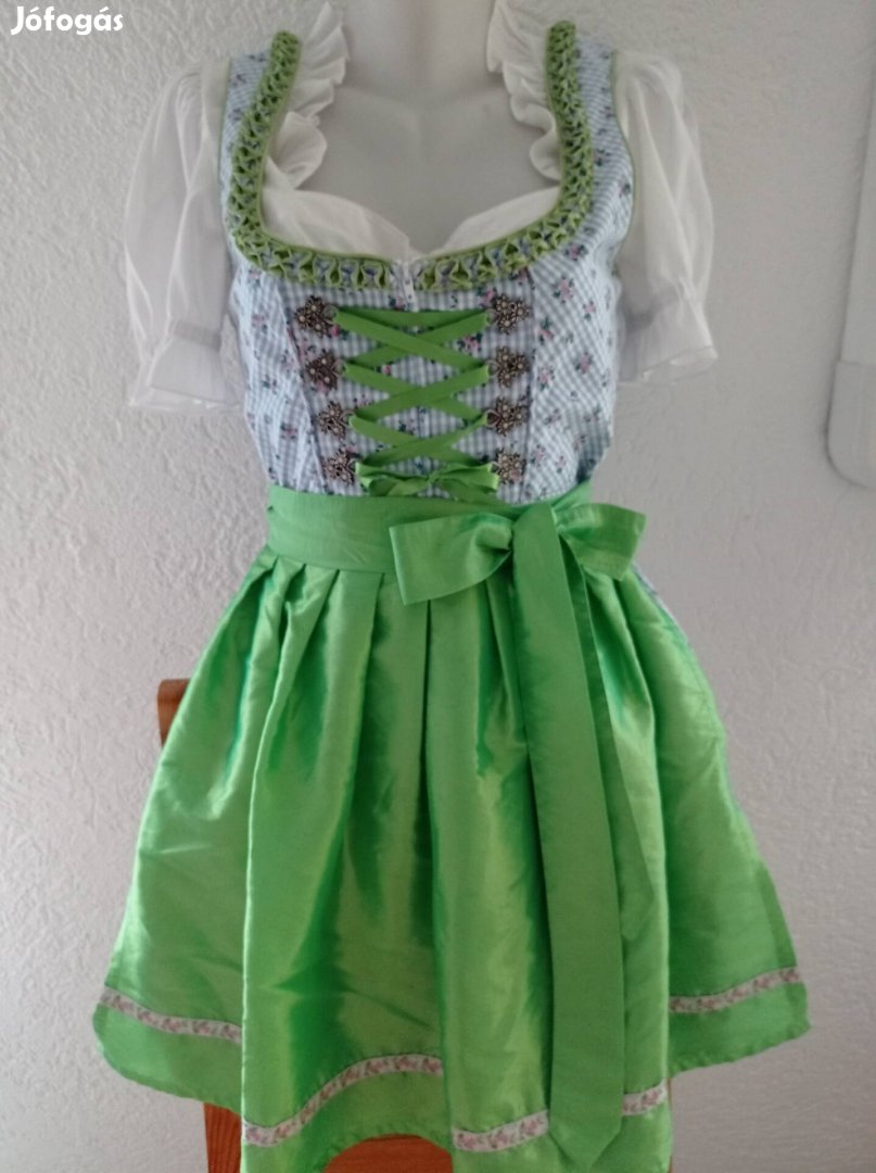 3638 dirndl ruha köténnyel
