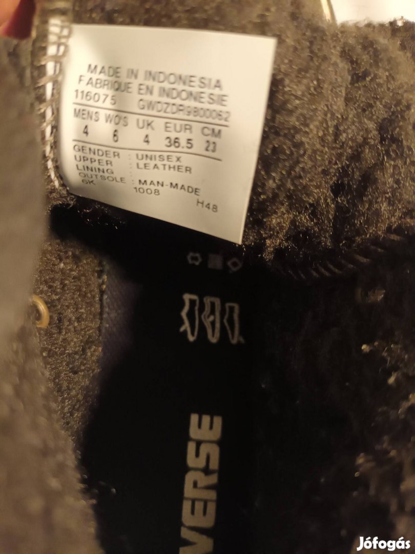 36,5-es Converse belelt tornacipő
