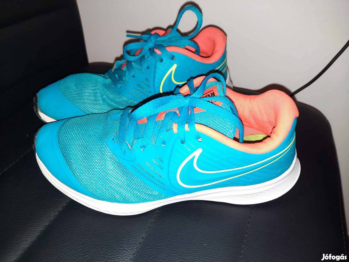 36,5-es Nike edző/futó cipő