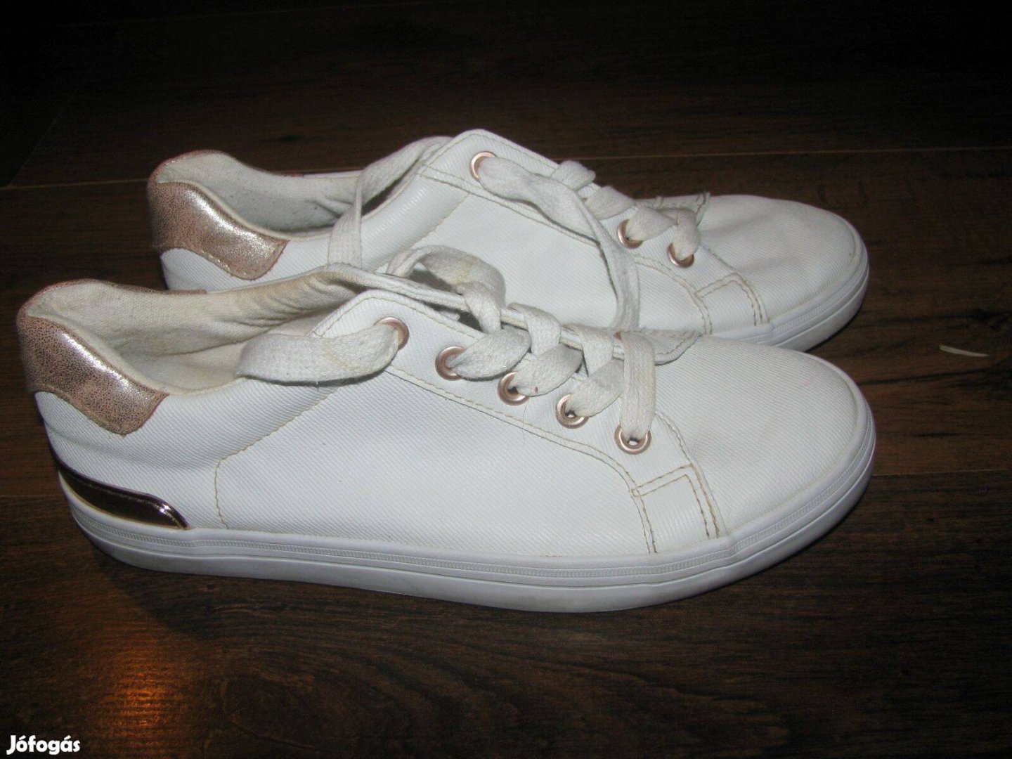 36-os Graceland cipő