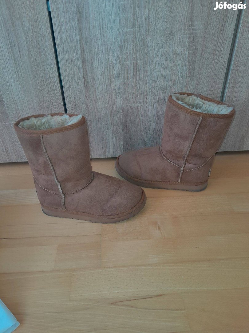 36-os Ugg bundás csizma