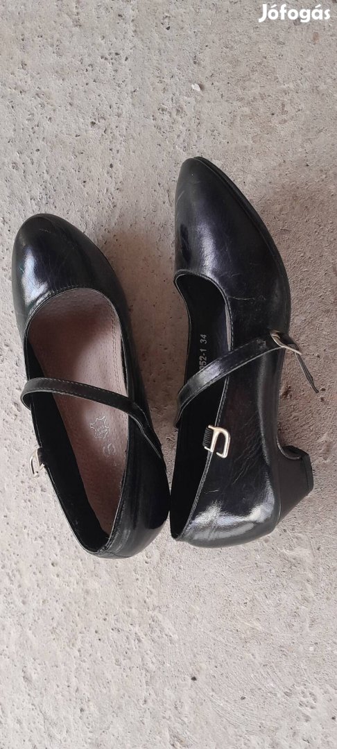 36-os és 34-es lány alkalmi fekete cipők eladók