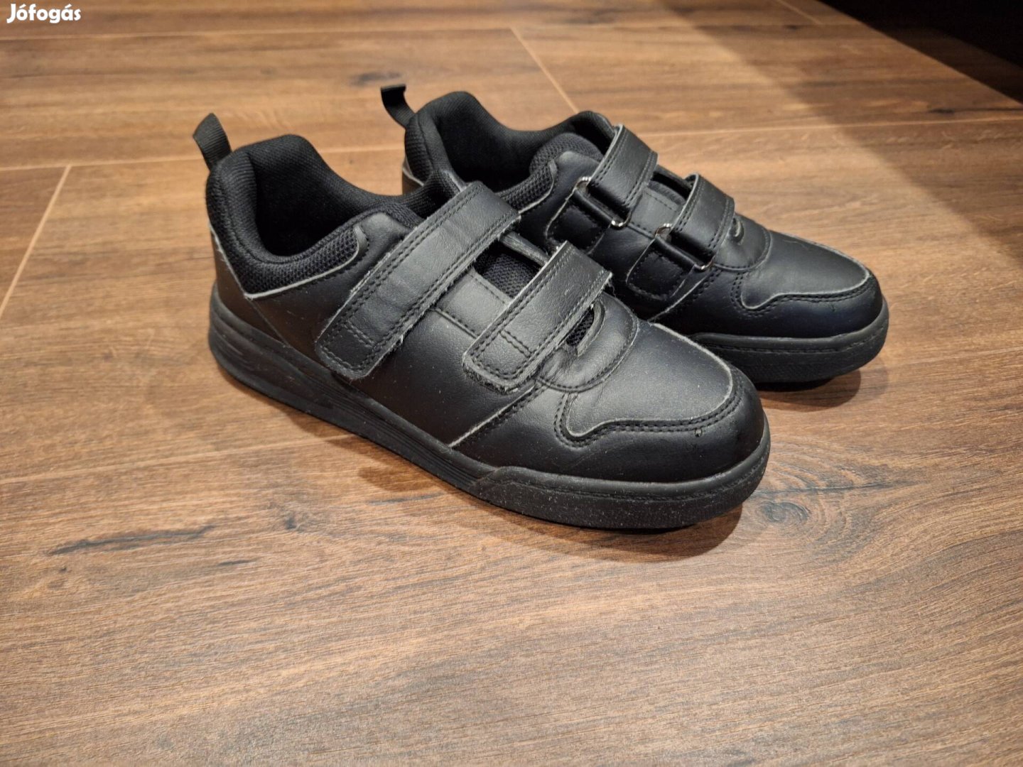 36-os fekete sport cipő, ünneplő cipő, bth: 23 cm