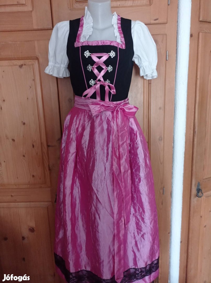 36-os hosszú dirndl ruha köténnyel 