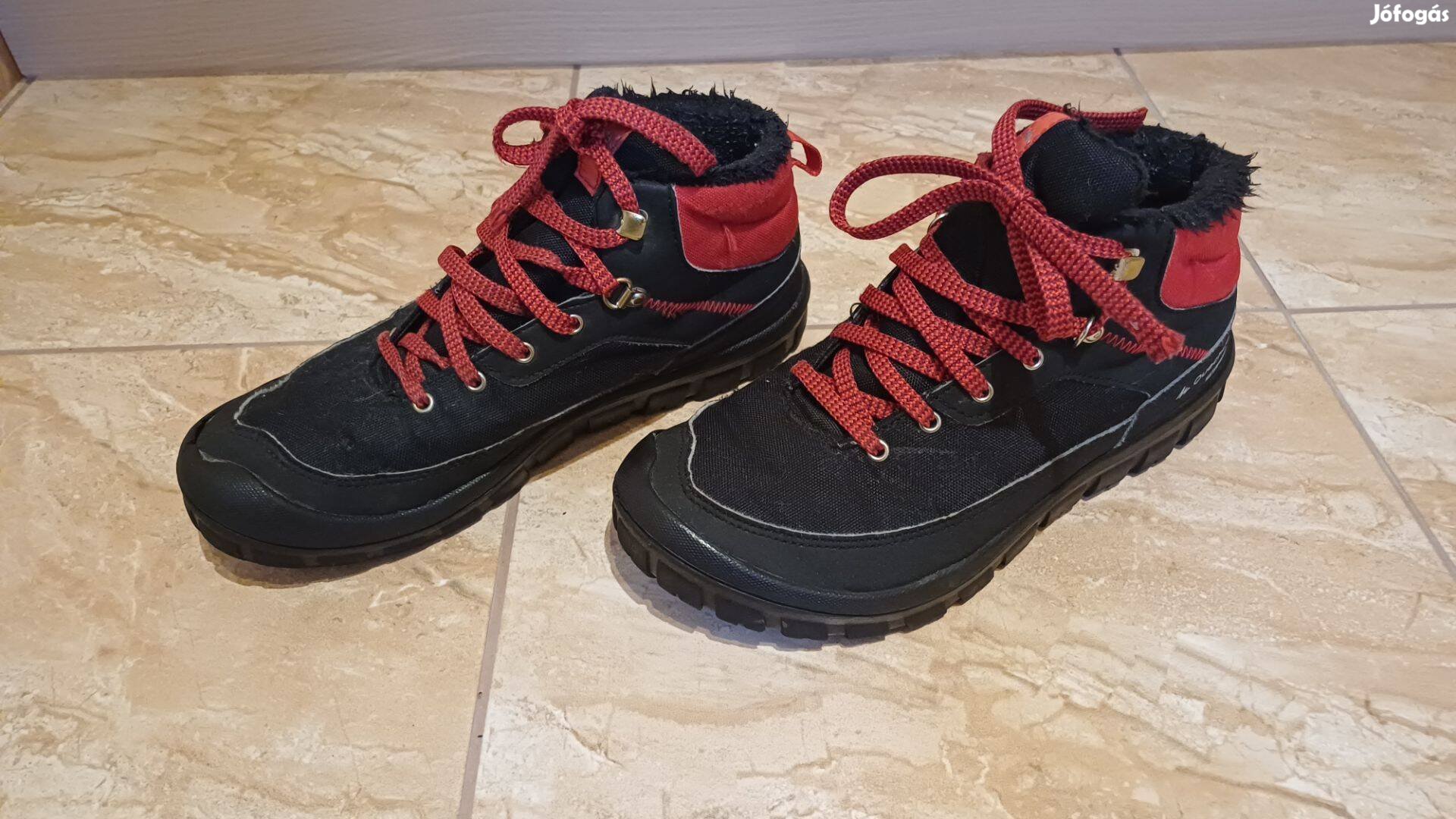 36-os szuper állapotú Quechua fekete téli túrabakancs, jó